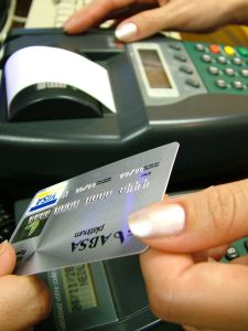 A hitelkártya tulajdonságai: mik azok a fontos információk, melyeket érdemes tudni?